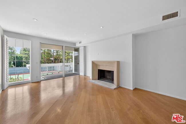 Photo - 4346 Redwood Ave Unit A203
