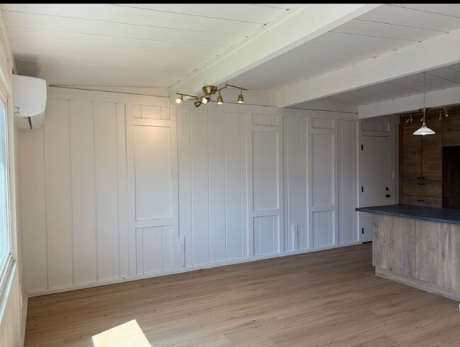 Photo - 2 bed 1 bath Duplex for Rent in Imperial Beach