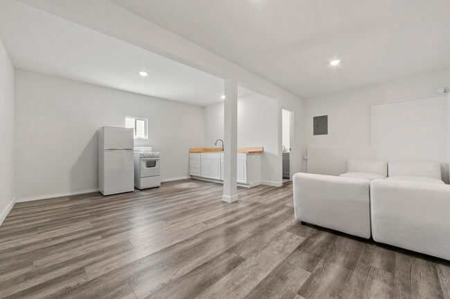 Photo - 22607 Pacific Coast Hwy Unit C