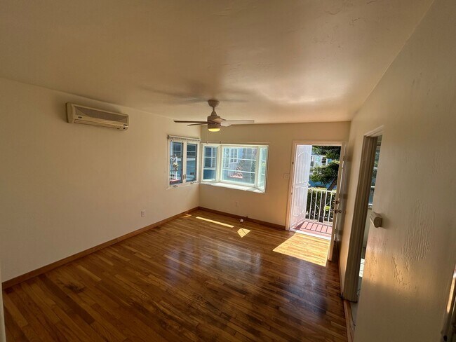 Photo - Updated Cottage in Banker's Hill Unit 2151