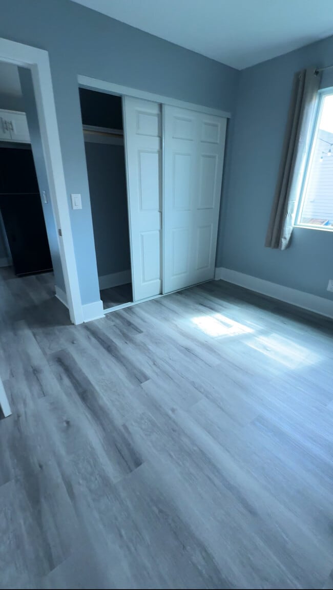 Photo - 1133 W 49th St Unit B