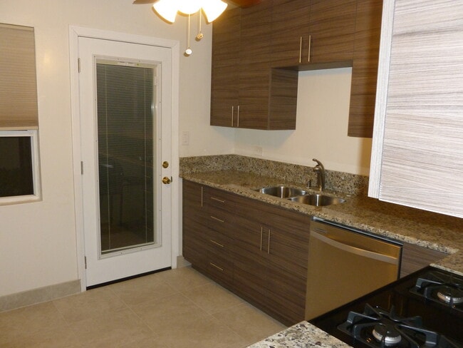 Building Photo - 6129 Lorca Dr Unit 6131 Lorca Dr