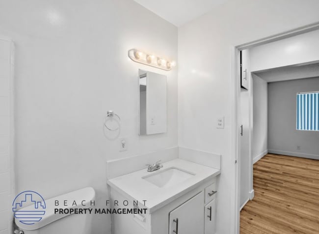 Photo - 868 Victor Ave Unit 868 Victor ave