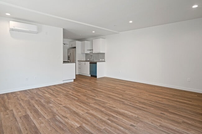 Photo - 1166 Cochran Ave Unit 2