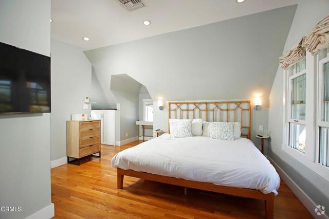 Building Photo - 662 S El Molino Ave Rental