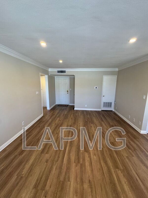 Photo - 4140 Warner Blvd