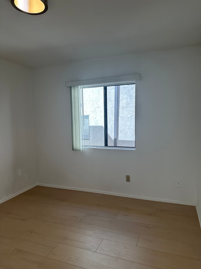 Photo - 231 N Isabel St Unit 8