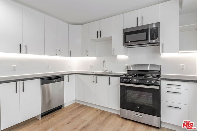 Building Photo - 10821 Hartsook St Rental