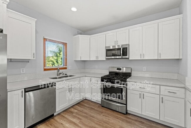 Building Photo - 1824 Palm Ave Rental