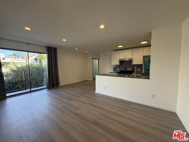 Photo - 1531 N Detroit St Unit 214