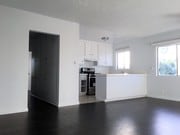 Bedroom Hallway - 603 N New Hampshire Ave Unit 8