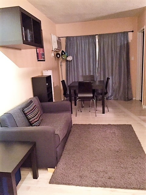 Photo - 960 Larrabee St Unit 116