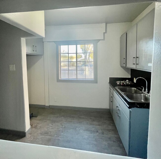 Photo - Move in Ready! 1 Bed + 1 Bath + Bonus Room for office! Unit 914