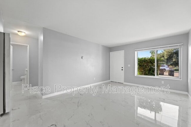 Photo - 145 Glenhaven Way Condo