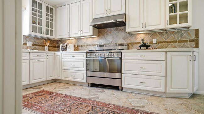 Photo - FALL IN LOVE with Ranch Style Living!