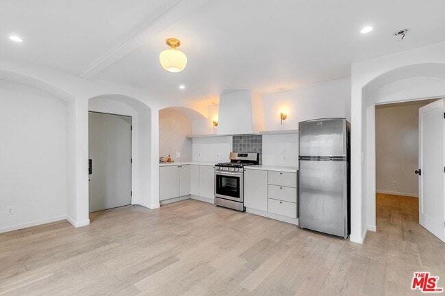 Building Photo - 3206 Larissa Dr