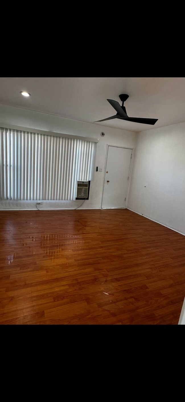 Photo - 323 N Chevy Chase Dr