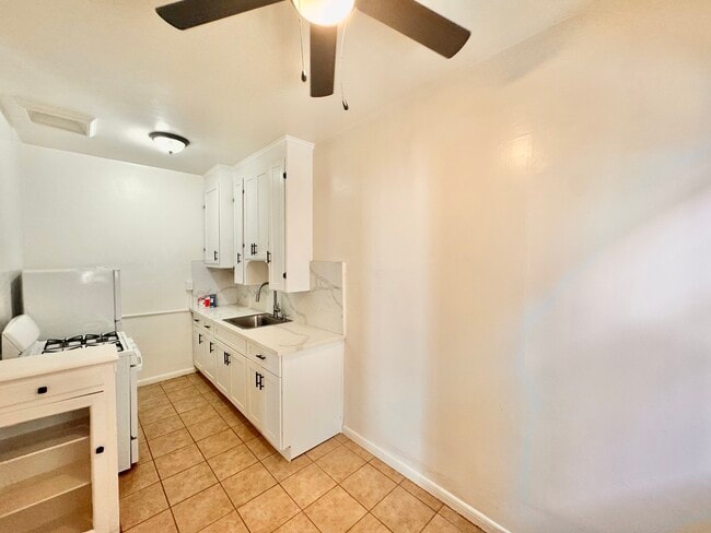 Photo - 608 S Dunsmuir Ave Apartment Unit 101