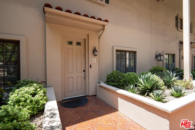 Photo - 851 N San Vicente Blvd Unit 117