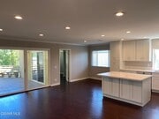 Photo - 662 Benson Way