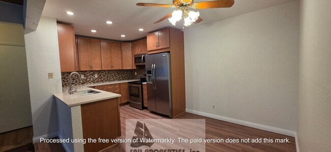 Building Photo - Beatiful Home in the Gated Sea Spray Community!