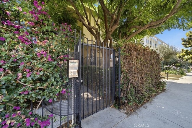 Photo - 1554 N Hobart Blvd Unit 2
