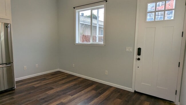 Photo - Private 1 Bed 1 Bath Back House with Yard ...