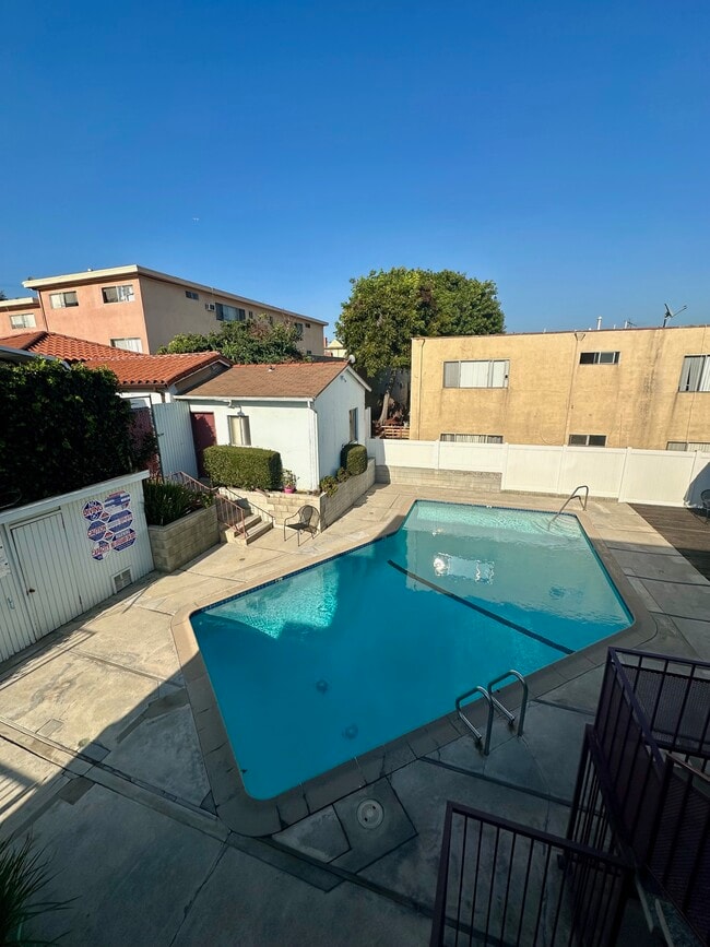 Photo - 537 Evergreen St Unit 1