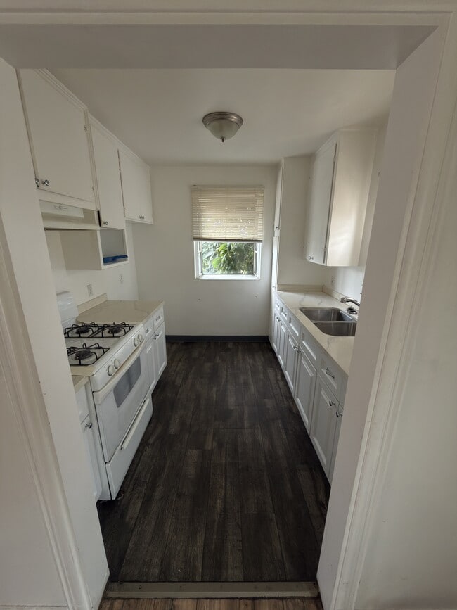 Photo - 820 W Imperial Hwy Unit 3