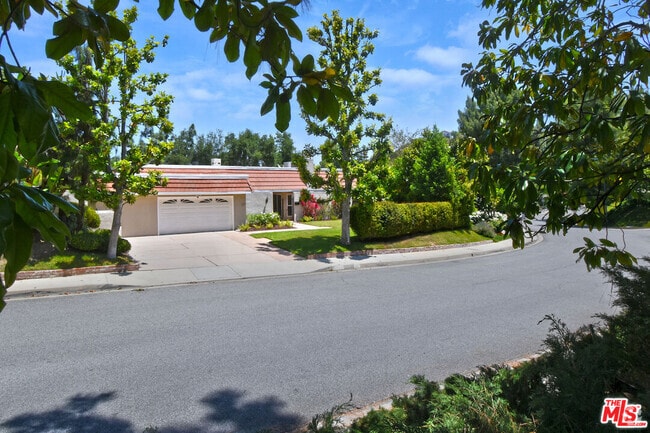 Building Photo - 23637 Park Belmonte Rental