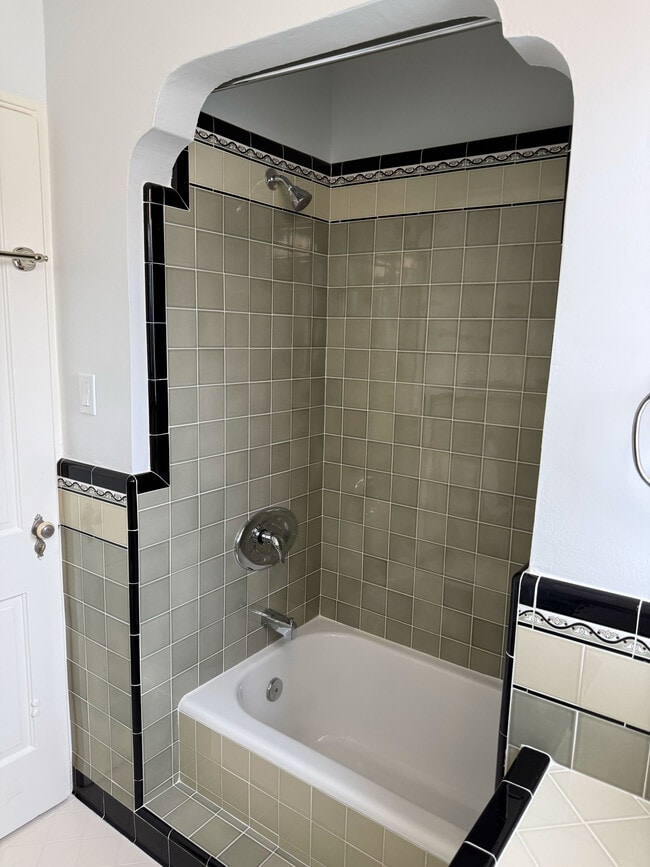 Photo - 617 W Glenoaks Blvd Unit 617