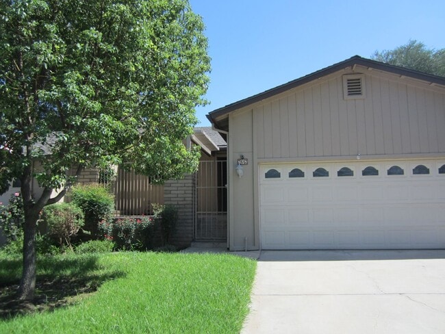 Photo - 2642 Laramie Rd