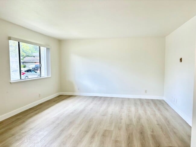 Photo - 2612 Anchor Ave