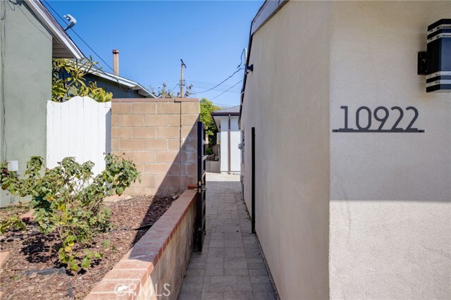 Photo - 10922 Garden Grove Ave