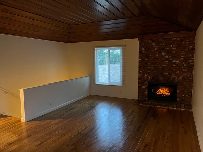 Photo - 5535 Radford Ave Unit 5535