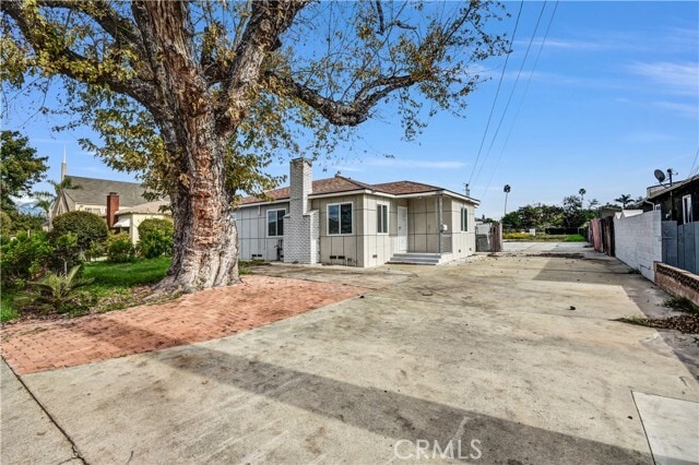 Photo - 12811 Oaks Ave