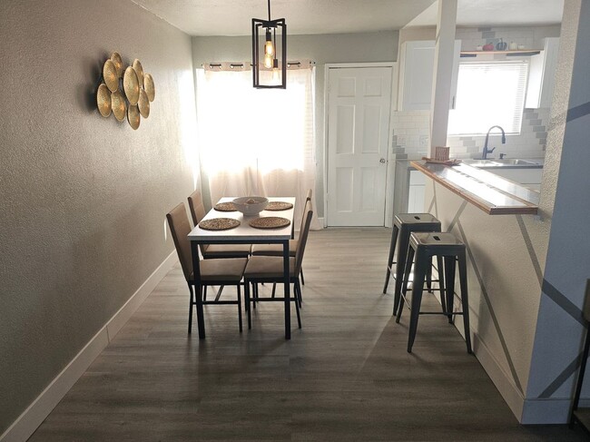 Photo - 96 E. Palomar