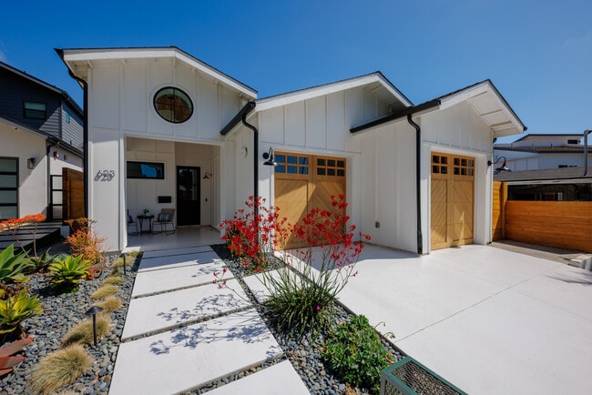 Building Photo - 623 Colima St