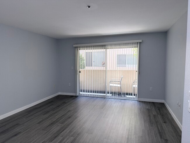 Building Photo - 4501 Cedros Ave Unit Sherman Oaks Condo