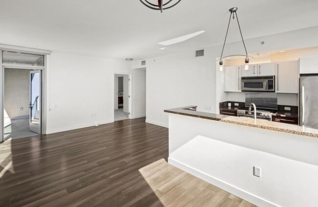 Photo - 321 10th Ave Unit 908