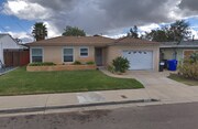 Photo - 5BD/2BA, Great Private Yard! House