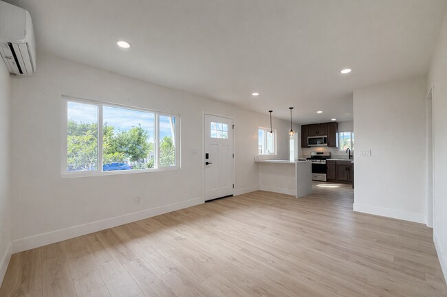 Photo - 1609-1611 Burton Street Unit 1611 Burton Street