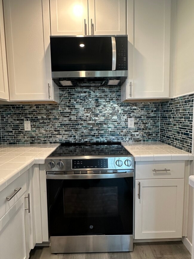 Photo - 2038 Bronson Way