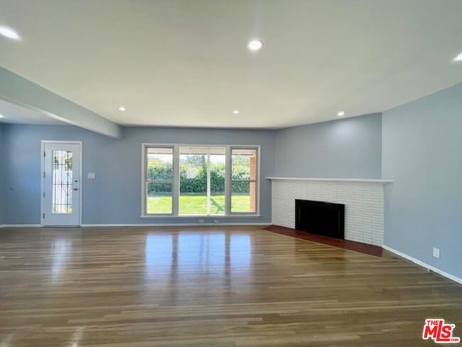 Photo - 7330 W 89th St