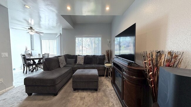 Photo - 831 Carlton Privado