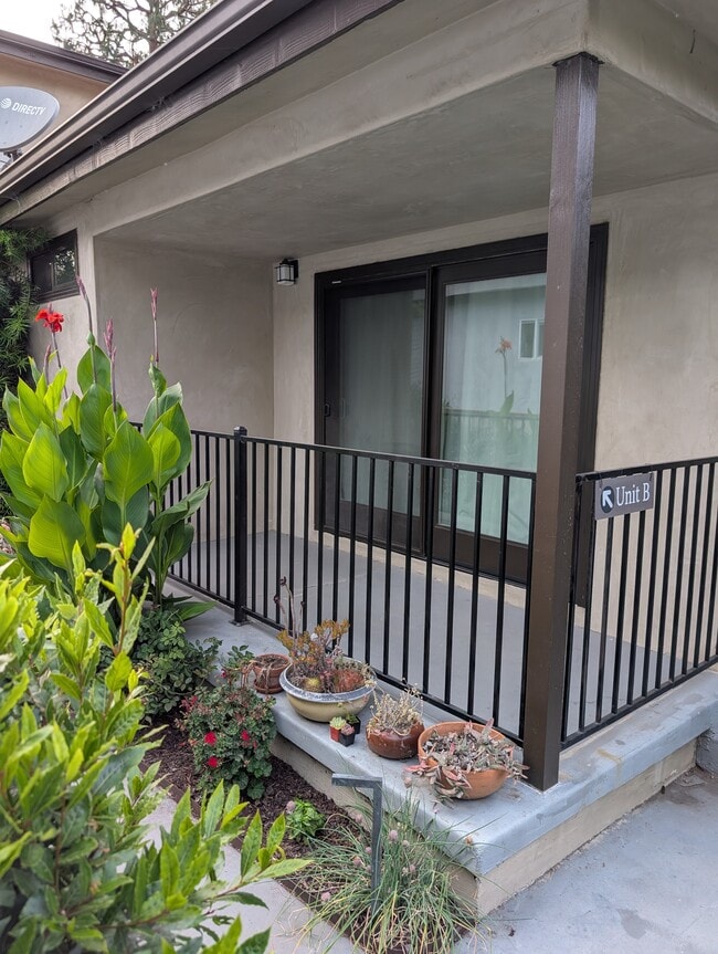 Garden patio - 3617 Wesley St