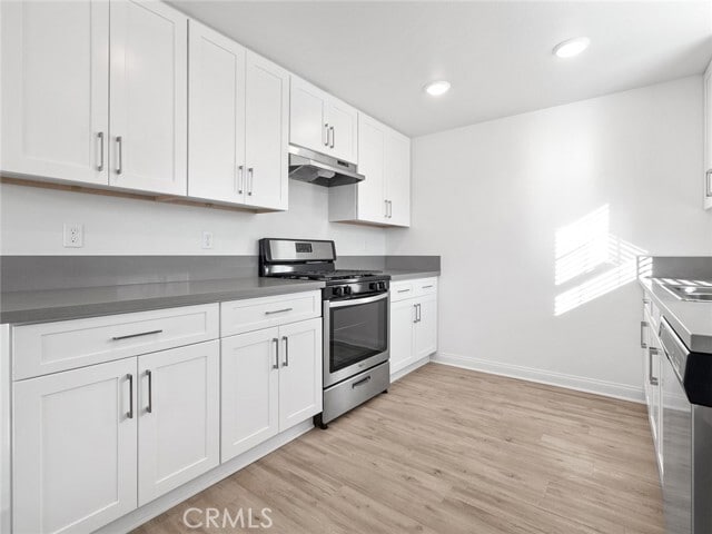 Photo - 1325 W Grand Ave