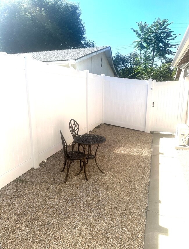 Photo - 24047 Gilmore St