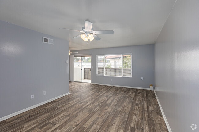 1BR, 1BA - 729SF - Living Room - Villa Del Mar Apartments (new)