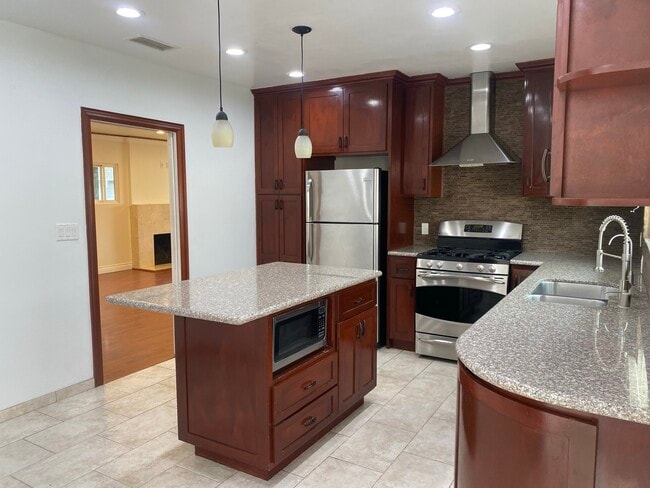 Kitchen - 1284 N Sierra Bonita Ave